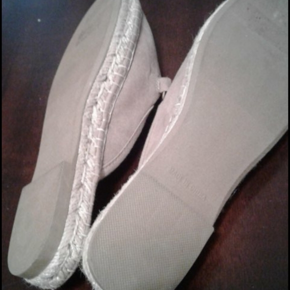 Shoes - Picture 4 of 5